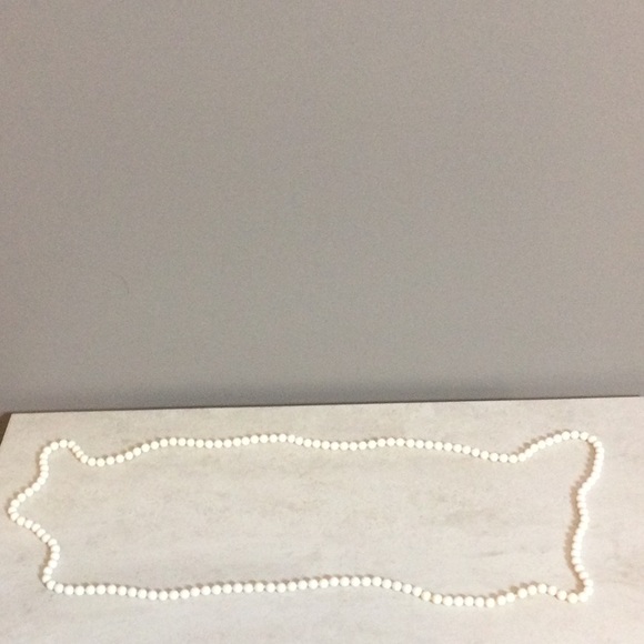 26” white round bead necklace - Picture 1 of 5